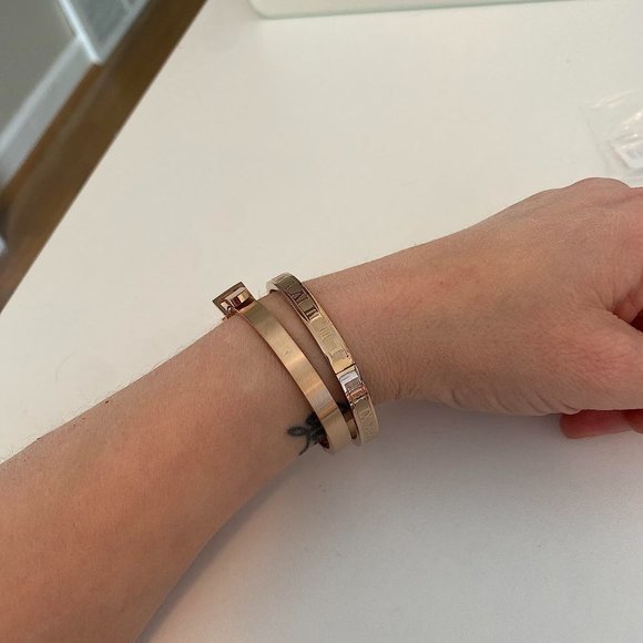 Neiman Marcus Roman Numeral Bangle Bracelet - Picture 7 of 7